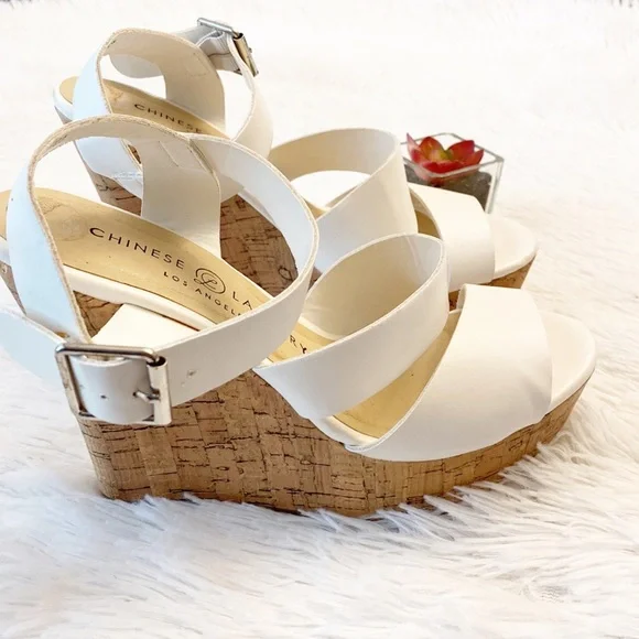Chinese Laundry | White Leather Platform Wedge Strap Sandals heels women’s 7 - Picture 2 of 7